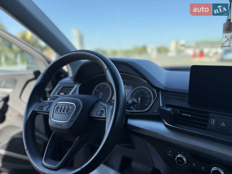 Позашляховик / Кросовер Audi Q5 2017 в Києві