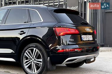 Внедорожник / Кроссовер Audi Q5 2017 в 