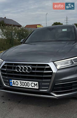 Внедорожник / Кроссовер Audi Q5 2017 в 