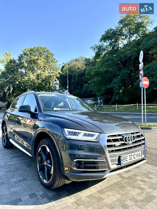 Внедорожник / Кроссовер Audi Q5 2018 в 