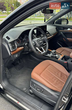 Внедорожник / Кроссовер Audi Q5 2023 в 