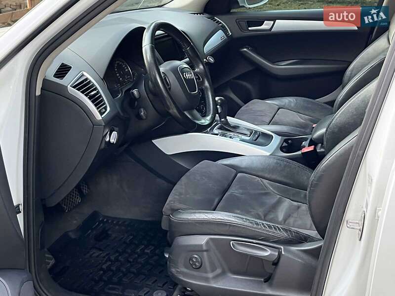Внедорожник / Кроссовер Audi Q5 2011 в Киеве