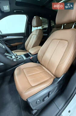Позашляховик / Кросовер Audi Q5 2022 в 