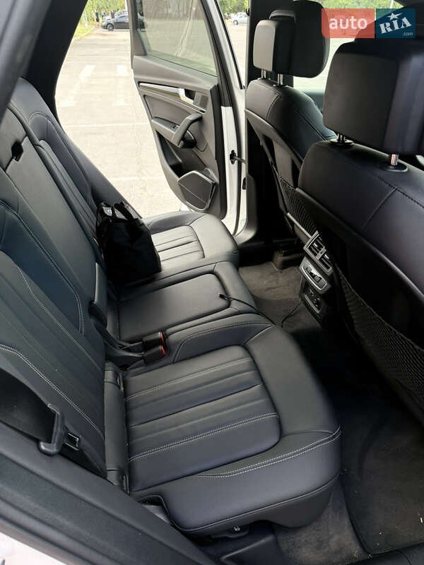 Внедорожник / Кроссовер Audi Q5 2023 в Днепре