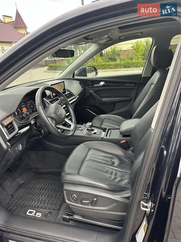 Внедорожник / Кроссовер Audi Q5 2019 в Львове