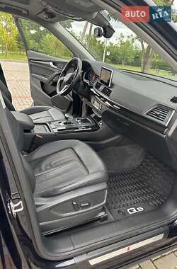 Позашляховик / Кросовер Audi Q5 2019 в 