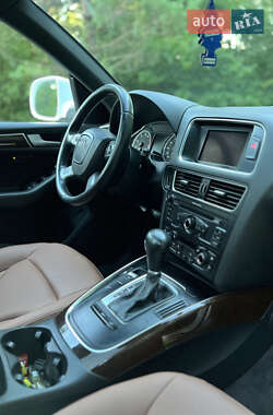 Внедорожник / Кроссовер Audi Q5 2010 в Судовой Вишне