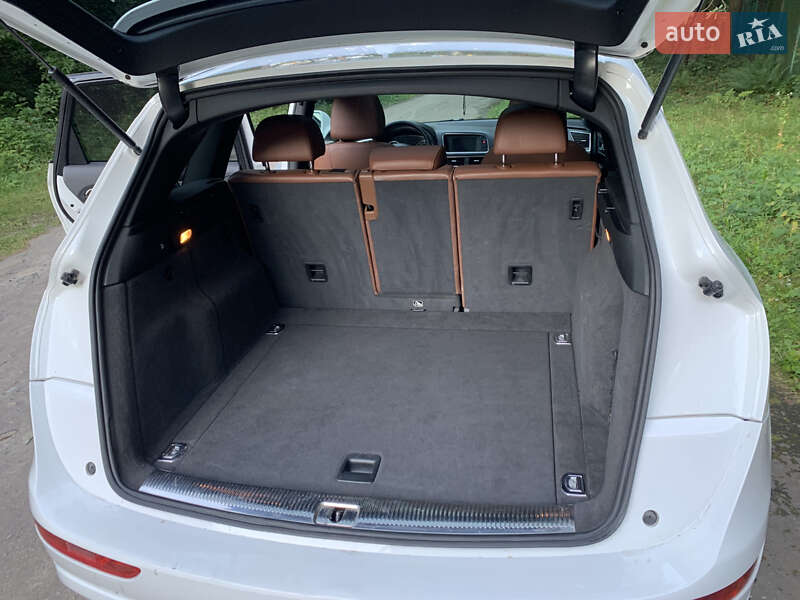 Внедорожник / Кроссовер Audi Q5 2010 в Судовой Вишне фото 12 Внедорожник / Кроссовер Audi Q5 2010 в Судовой Вишне