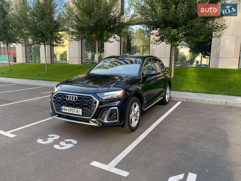 Внедорожник / Кроссовер Audi Q5 2023 в 