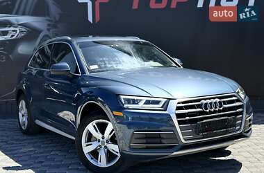 Позашляховик / Кросовер Audi Q5 2018 в 
