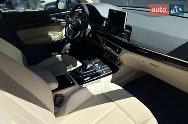 Позашляховик / Кросовер Audi Q5 2018 в 