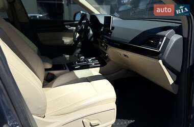 Позашляховик / Кросовер Audi Q5 2018 в 