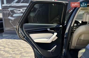 Позашляховик / Кросовер Audi Q5 2018 в 