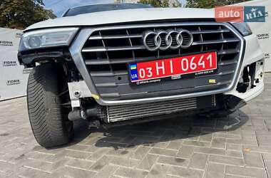 Внедорожник / Кроссовер Audi Q5 2018 в 