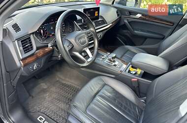 Внедорожник / Кроссовер Audi Q5 2017 в 