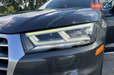 Внедорожник / Кроссовер Audi Q5 2017 в 