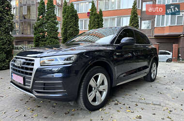 Внедорожник / Кроссовер Audi Q5 2018 в 