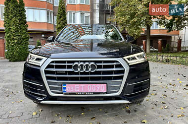 Внедорожник / Кроссовер Audi Q5 2018 в 