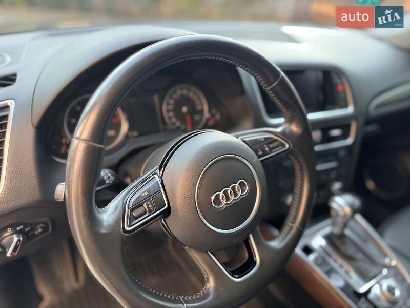 Позашляховик / Кросовер Audi Q5 2015 в Львові