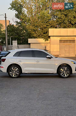 Внедорожник / Кроссовер Audi Q5 2023 в 