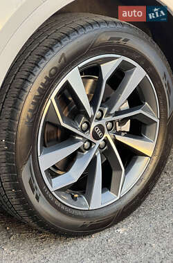 Внедорожник / Кроссовер Audi Q5 2023 в 