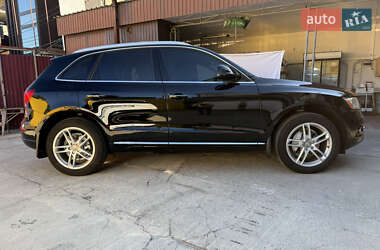 Внедорожник / Кроссовер Audi Q5 2016 в 