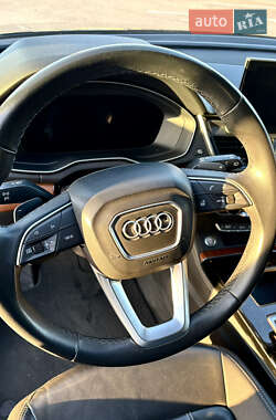 Внедорожник / Кроссовер Audi Q5 2021 в 