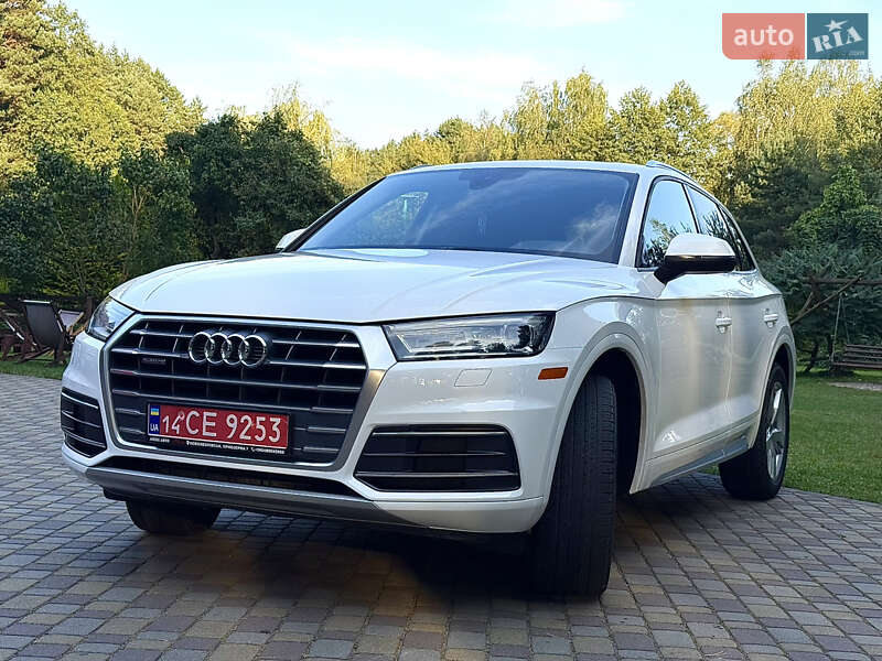 Внедорожник / Кроссовер Audi Q5 2017 в 
