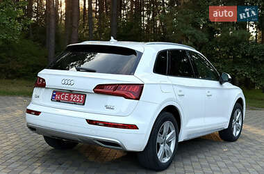 Внедорожник / Кроссовер Audi Q5 2017 в 
