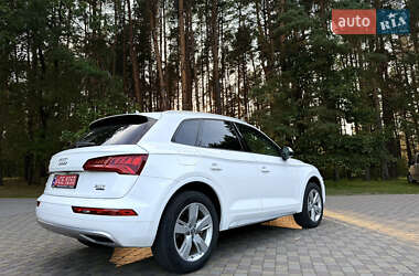Внедорожник / Кроссовер Audi Q5 2017 в 