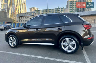 Внедорожник / Кроссовер Audi Q5 2017 в 