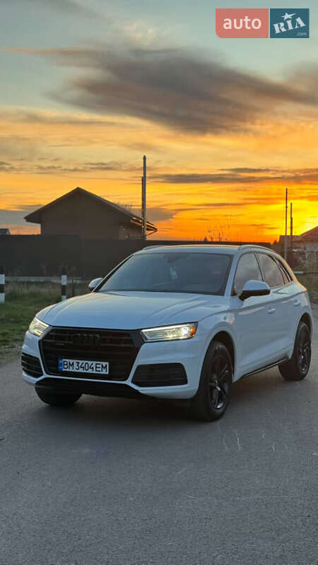 Внедорожник / Кроссовер Audi Q5 2017 в 