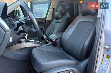 Позашляховик / Кросовер Audi Q5 2015 в 