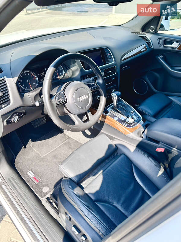 Позашляховик / Кросовер Audi Q5 2015 в Луцьку фото 11 Позашляховик / Кросовер Audi Q5 2015 в Луцьку