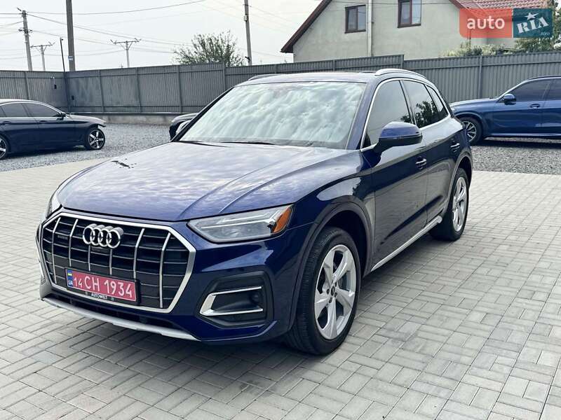 Внедорожник / Кроссовер Audi Q5 2021 в 