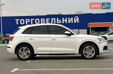 Внедорожник / Кроссовер Audi Q5 2018 в 