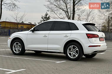 Внедорожник / Кроссовер Audi Q5 2018 в 