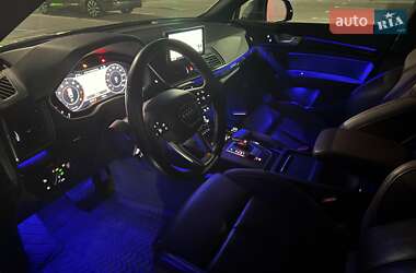 Позашляховик / Кросовер Audi Q5 2019 в 
