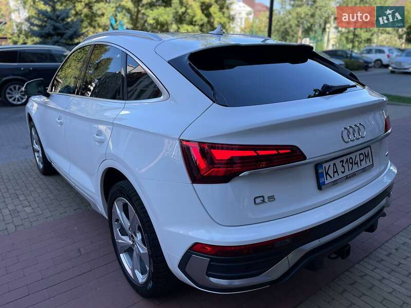 Внедорожник / Кроссовер Audi Q5 2021 в Киеве