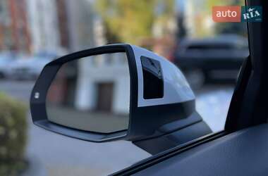 Позашляховик / Кросовер Audi Q5 2021 в 