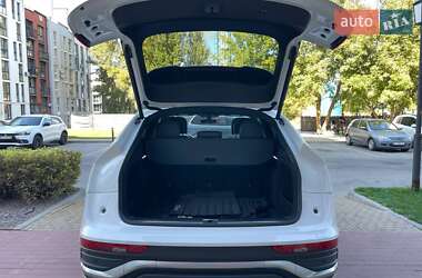Позашляховик / Кросовер Audi Q5 2021 в 