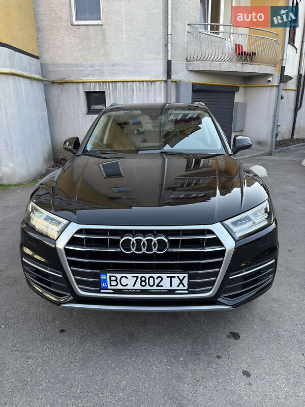 Внедорожник / Кроссовер Audi Q5 2017 в 
