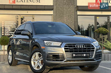 Позашляховик / Кросовер Audi Q5 2017 в Ужгороді