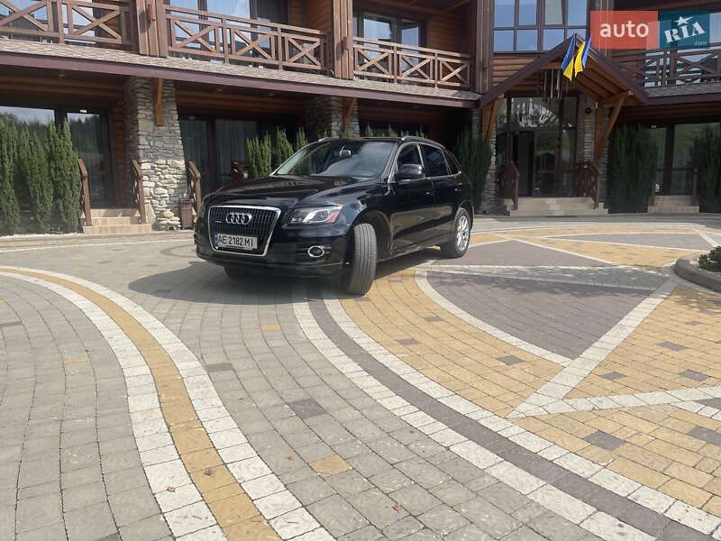 Позашляховик / Кросовер Audi Q5 2011 в Дніпрі