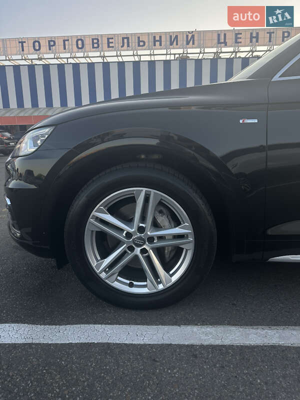 Внедорожник / Кроссовер Audi Q5 2018 в Киеве