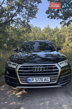 Внедорожник / Кроссовер Audi Q5 2018 в 