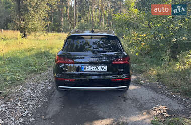 Внедорожник / Кроссовер Audi Q5 2018 в 