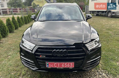 Внедорожник / Кроссовер Audi Q5 2018 в 