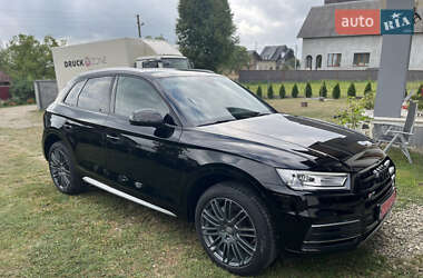Внедорожник / Кроссовер Audi Q5 2018 в 