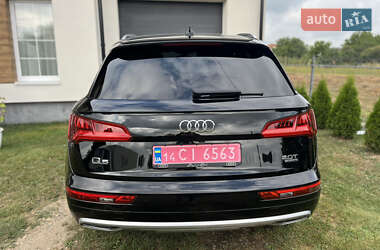 Внедорожник / Кроссовер Audi Q5 2018 в 